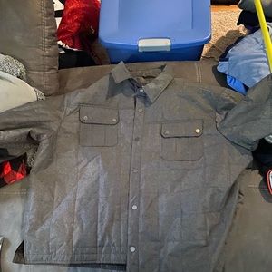 3xb gray roundtree&yourke jacket!! Very nice does have white spot inside jacket!